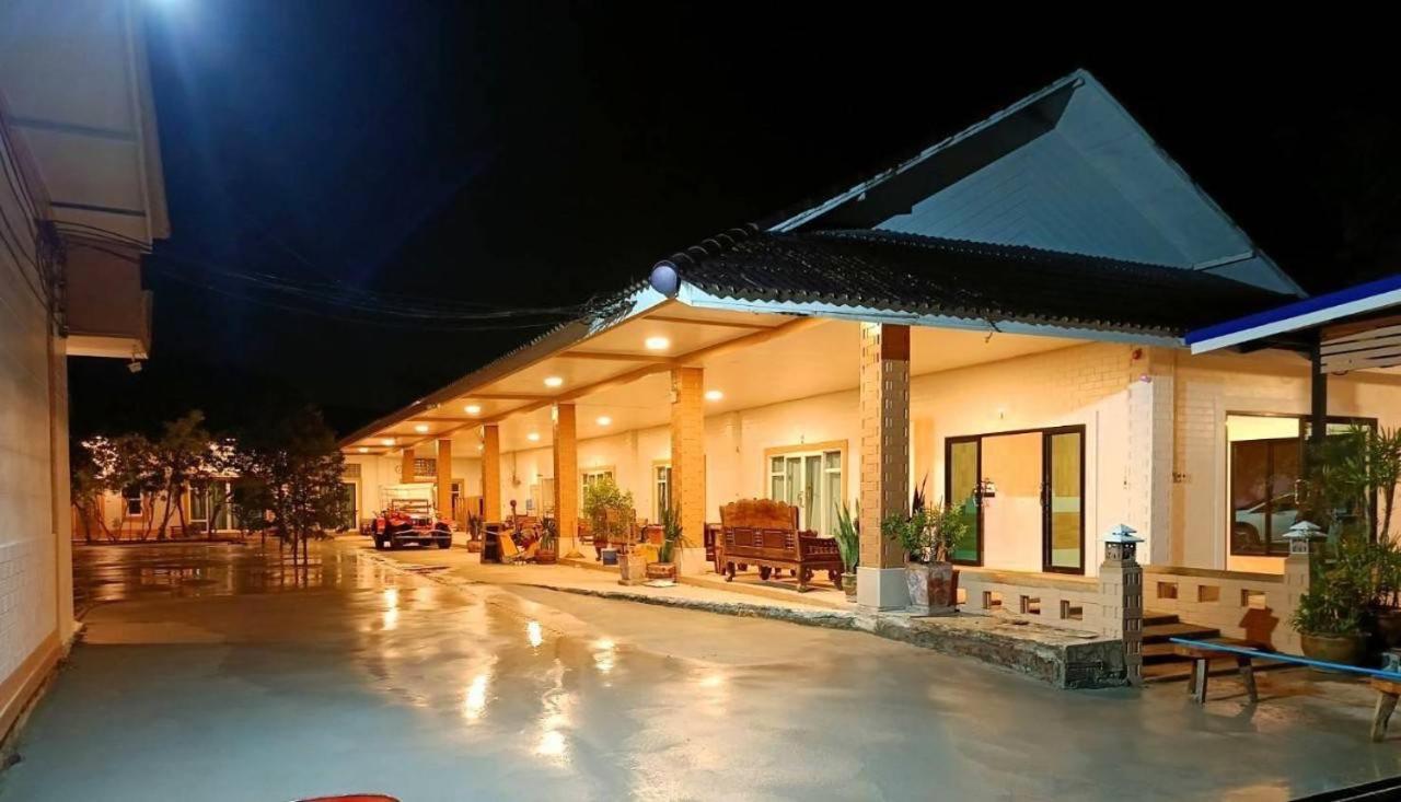 Three Bays Resort Prachuap Khiri Khan Exterior photo